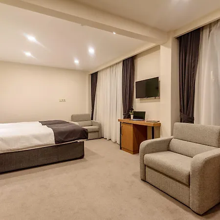 Bram Hotel 3*